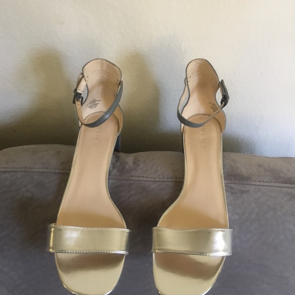 Women’s sandals
